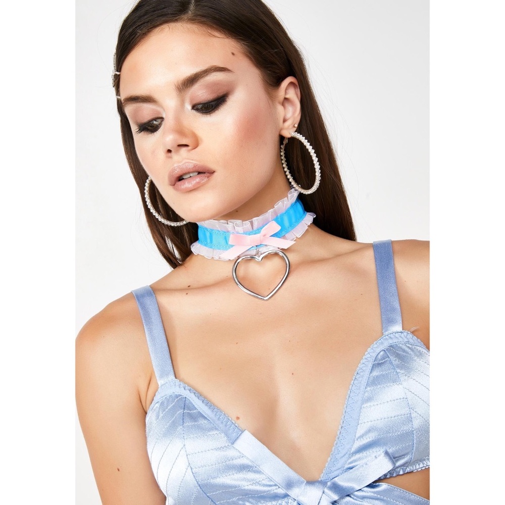 NWT Dolls Kill Frilly Deville Heart Choker